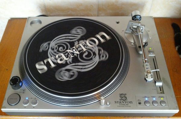 Turntable Stanton STR8-80 VENDIDO